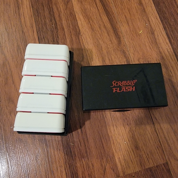 Scrabble Flash Electronic Game - Picture 2 of 3